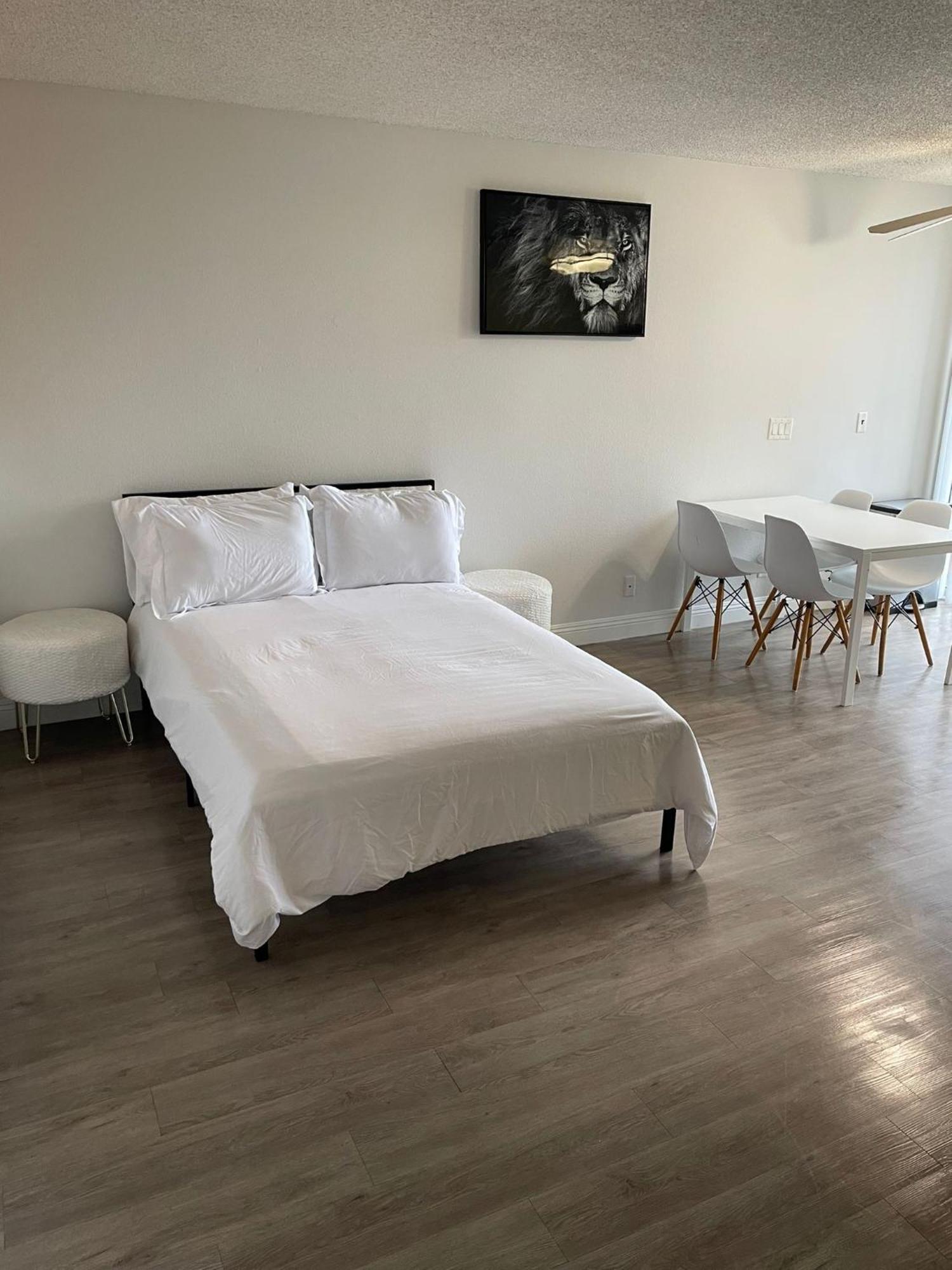 Apartamento Hollywood Spectacular Loft Free Designated Parking *